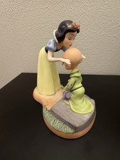 Disney WDCC Classics “A Sweet Send-Off” Snow White Dopey figurine picture