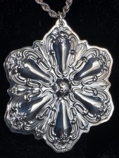 2009 Gorham Chantilly Sterling Silver Annual Ornament Cert. Authenticity NIB picture
