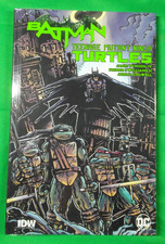 Batman/Teenage Muntant Ninja Turtles IDW HARDCOVER 2016 picture