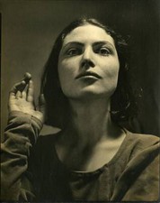 actress Winifred Lenihan in character as Saint Joan wearing a da 1930s Old Photo picture
