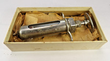 Antique Vintage Becton & Dickinson Co. Veterinary Syringe 25 cc 507/25 picture
