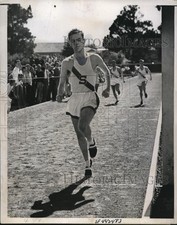 1936 Press Photo Stanford Univ Ray Malott quarter miler at UCLA meet - nes25518 picture