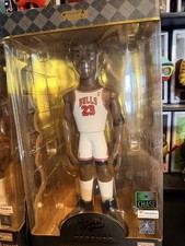 Chase and Regular Michael Jordon Gold Legends Funko Pop Fanatics Exclusive picture