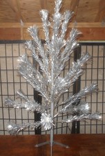 Vintage Sapphire by Regal Aluminum Christmas Tree 4' Original Box Model 334 picture