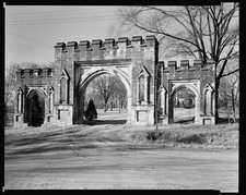 Photo:Milledgeville Georgia Baldwin County 1940s Military Academy Gates picture