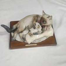 Vintage Giuseppe Armani Cat & Kitten Figurine Florence Stamped picture