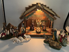 Vtg 16 Pc Italian Christmas Nativity Set w/ Wooden Lighted Stable & Figures MCM picture