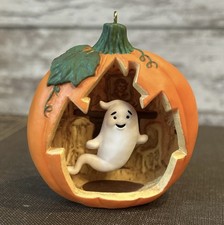 2014 Hallmark Keepsake “Happy Halloween” #2 in the Series- NEW picture