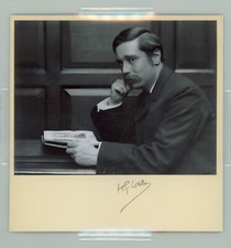 H. G. Wells ~ Signed Autographed Authentic Signature HG ~ PSA DNA Encased picture