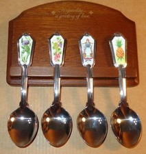 VTG 1985 AVON HOSPITALITY COLLECTOR SPOONS SCOTLAND ITALY GERMANY USA WOOD RACK picture