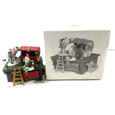 Dept 56 Heritage Village North Pole #56374 Untangle The Christmas Lights *READ* picture