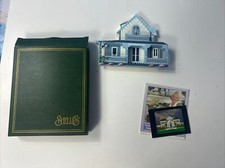 SHELIA'S COLLECTIBLES ALICE'S WONDERLAND OAK BLUFFS, MA 1993 New In Box picture