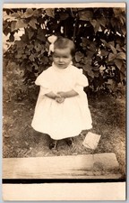 RPPC Cute Little Girl - Real Photo Vintage 1907-1918 Postcard picture