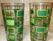 TWO MID CENTURY 1960’s LIBBEY VINTAGE GREEN GEOMETRIC PATTERN DRINKING GLASSES picture