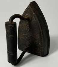 Vintage Cast Iron Sad Iron #6 Heavy Metal Laundry Press Antique Primitive Decor picture