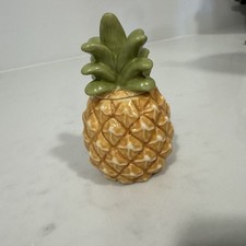 Lenox Vintage British Colonial Pineapple Salt and Pepper shaker picture
