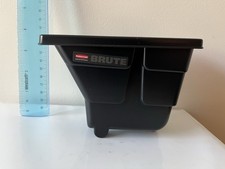 Mini Rubbermaid Promotional Brute Tilt Truck - Approx 6”x3”x4.5” - Rare picture