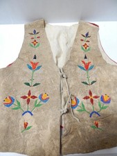 ANTIQUE / VINTAGE SANTEE SIOUX BEADED ON HIDE CHILD'S VEST - XLNT 1920-30s XMPL picture
