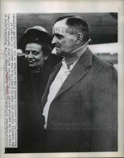 1949 Press Photo Vivian Truman brother of the President waits for his arrival picture