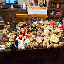 Boyd bears small,medium and big sizesClothes have been washed,price negotiable. picture