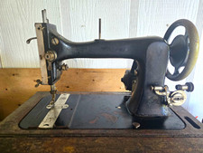 ANTIQUE DAVIS UNDERFEED SEWING MACHINE. NO CABINET.  TURNS FREE picture