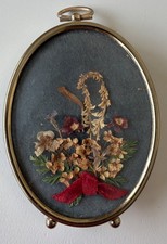 Vtg Oval Brass Frame Convex Bubble Glass Dried Flower Bouquet Cottagecore Art picture