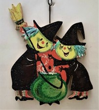 WITCHES Putting SPIDER in CAULDRON * Glitter HALLOWEEN ORNAMENT * Vtg Img picture