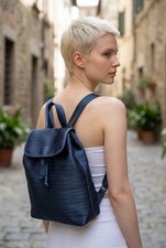 New Harveys Berkeley Seatbelt Bag Midnight Blue Backpack Made In USA SIZE MED picture