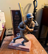 Mickey Mantle New York Yankees Baseball Resin Painted Figurine w/ Plaque picture