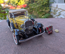 RARE Franklin Mint 1:24 1932 Chevrolet Confederate Deluxe Sport Roadster Diecast picture