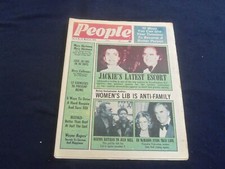 1976 MARCH 21 MODERN PEOPLE NEWSPAPER-JACKIE ONASSIS & ALEJANDRO ORFILA- NP 5694 picture