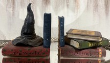 Harry Potter 2000 Enesco Sorting Hat & Books Bookends Hogwarts Potions Decor picture