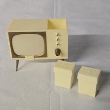 novelty salt and pepper set in tiny television set vintage 1950s 1960s TV E27 picture