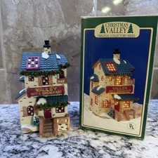 1994 Christmas Valley Village Porcelain Bed And Breakfast Light Up picture