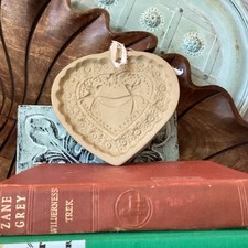 Vintage 1985 Brown Bag Cookie Art  Heart Cookie Mold Lace Wedding Doves Ceramic picture