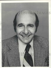 1981 Press Photo Herb Edelman Stars as a Deputy Commissioner in 