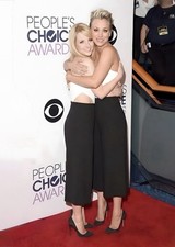 Kaley Cuoco/Melissa Rauch Sexy Actresses “Big Bang Theory” 5X7 “STUNNING” picture