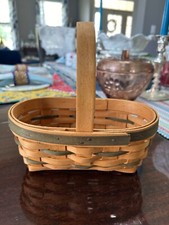Vintage Longaberger Basket Oval approx. 8.5” x 5” x3 ½” 1996 with Handle picture