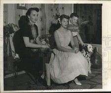 Press Photo Mrs. Margan McCall and her family. - nox35860 picture
