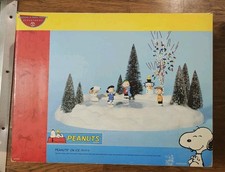 VTG 2004 Department 56 Peanuts on Ice Skating Rink 5659093 Working Complete  picture