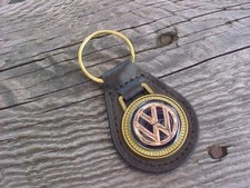 VOLKSWAGEN VW ANTIQUE GOLD LEATHER KEY FOB NOS Hi-QUALITY CLASSY KEY HOLDER picture