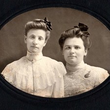 c1900s Tiskilwa, IL Cabinet Card Photo Two Young Women Oval Mount Bureau County picture
