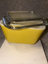 PYREX Verde Yellow 501  1 1/2 Cup Refrigerator Dish &Glass Lid Vintage Excellent picture