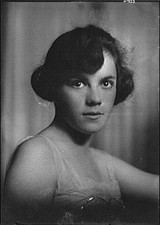 Photo:Hoyt,Miss,portrait photographs,women,dresses,Arnold Genthe,1918 picture