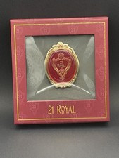 Disneyland 21 Royal Exclusive Pin Collectible RARE picture