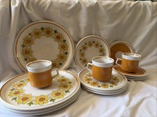 Mikasa Dinnerware Set Of 15 Yellow Orange Daisy Retro Plates Mugs picture