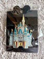 NEW WDW Disney Cinderella Castle 3D Pin Mickey Mote Open MOC 2003 Cast Exclusive picture