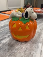Vintage Peanuts Snoopy Whitman’s Halloween Figurines 2002 6 figurines picture