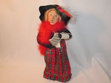 Byers Choice 1996 Elegant Actress with Music picture