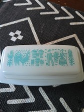 Vintage Pyrex Amish Butterprint Pattern 1/4 lb Covered Butter Dish and Lid picture